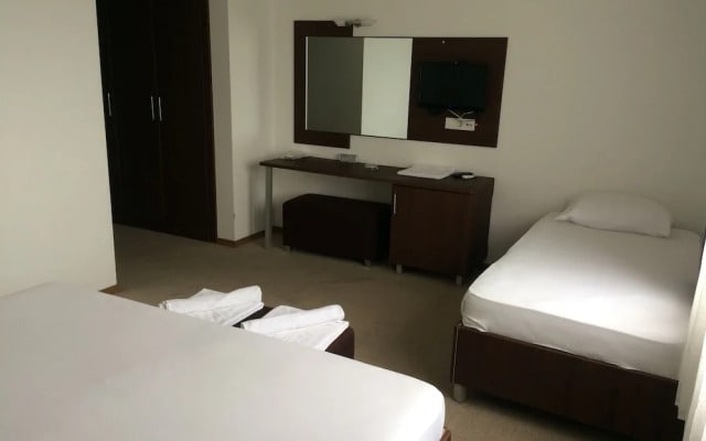 Legend Otel Tem