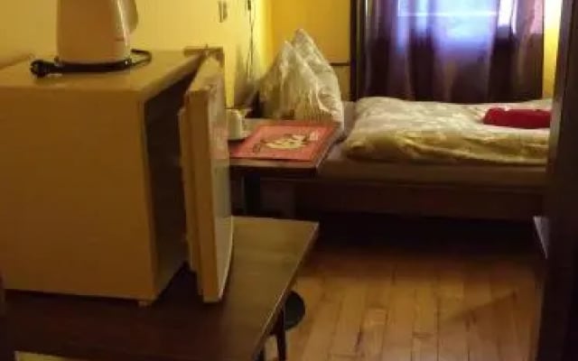 Mika Rooms