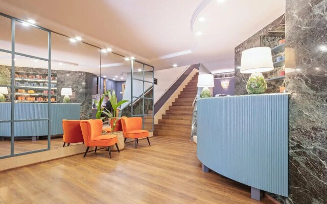 Hotel Acta Azul