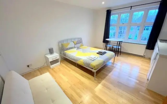 Large Triple Studio in South London - Sutton