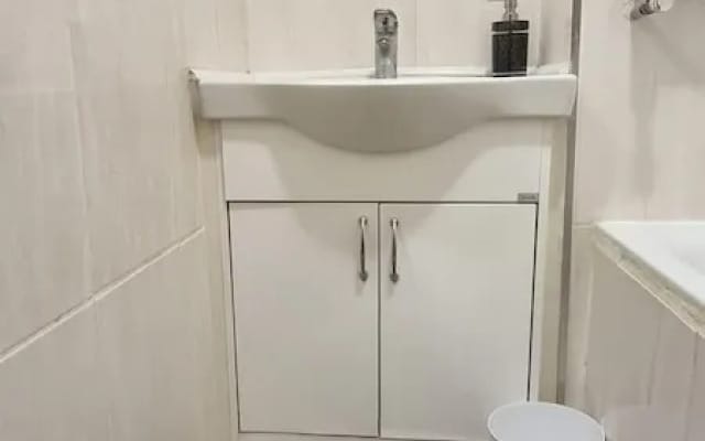 4 Bed Flat - Sleeps 12 - Pets - Wifi