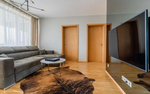 Liuks Ajerų apartamentai 82 kv Beachfront