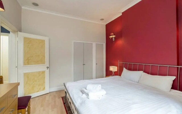 Elegant 2 BR Apartment in Paddington