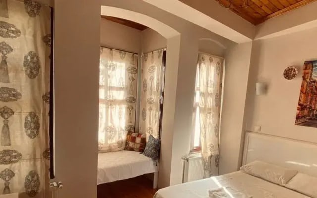 No 34 Hotel
