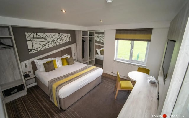 Red Hall Hotel
