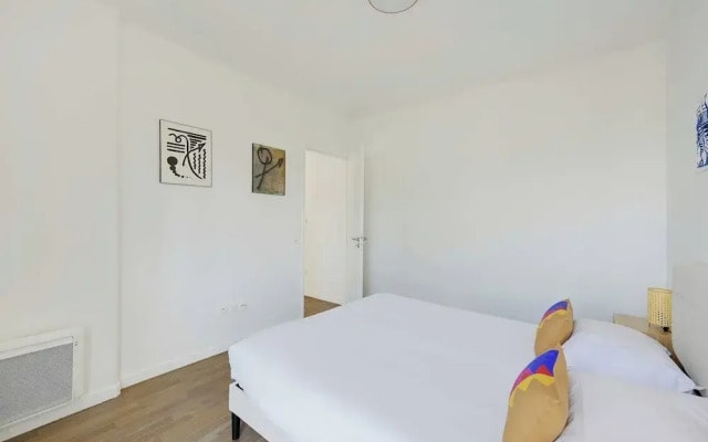 Charming Apartment - 2br-4p- Balcony- Malakoff
