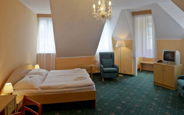 EA Hotel Esplanade