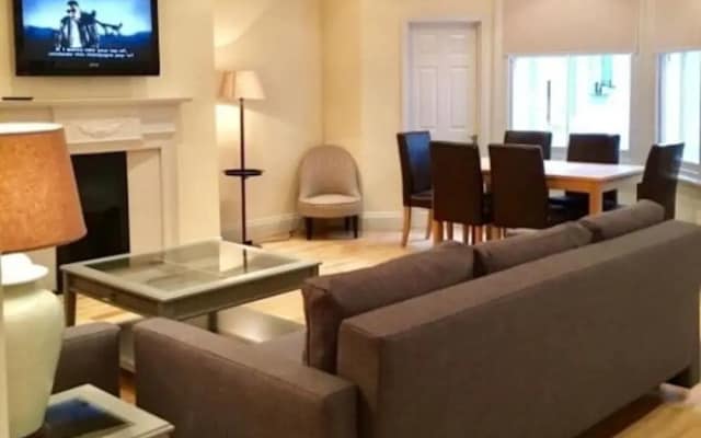 2 Bedroom Apartment Earl's Court
