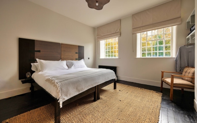 Historic Retreat in Peak District by River Dane