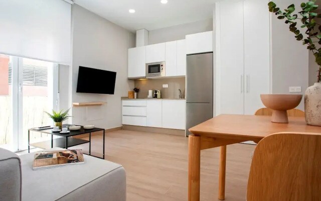 Nice apt With Terrace in Malaga Trinidad Grund B