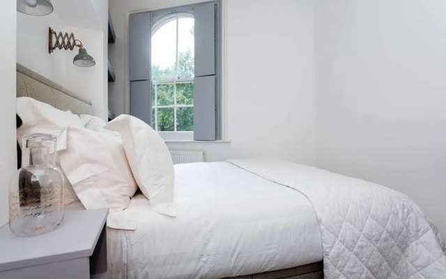Essex Road Flat