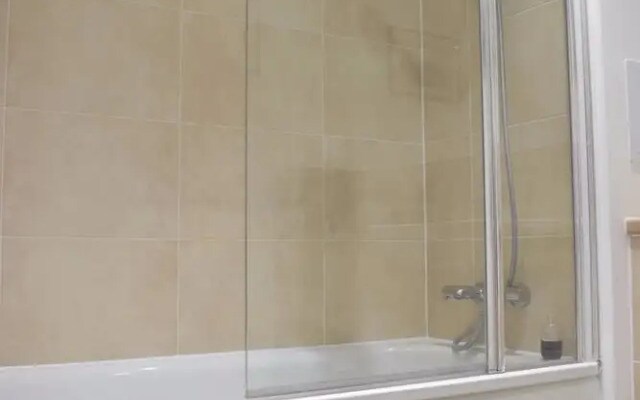 South London 1 Bed Flat with Balcony