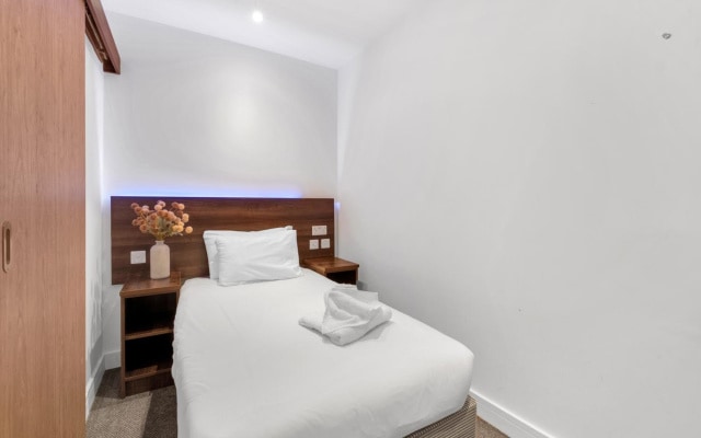 Signature Hotel London