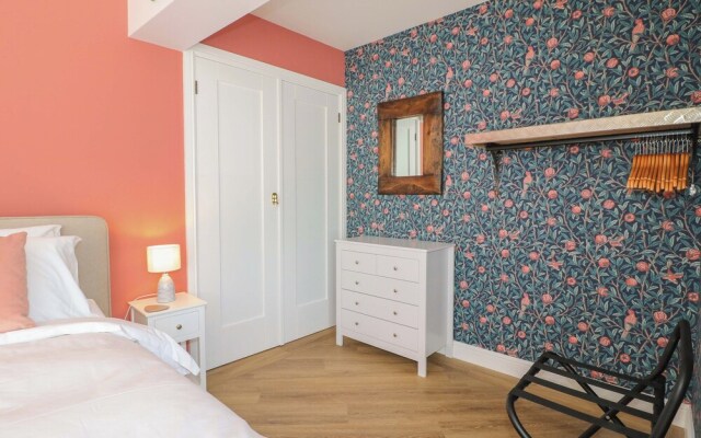 The Canalside Cottage