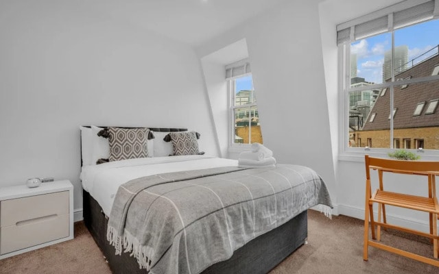 2 Bedroom Service Apt in Artillery Lane