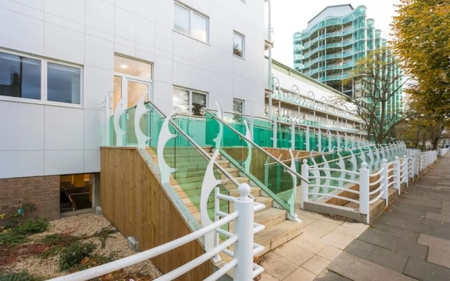 Skyvillion - Tower Point Enfield 1bed Wbalcony