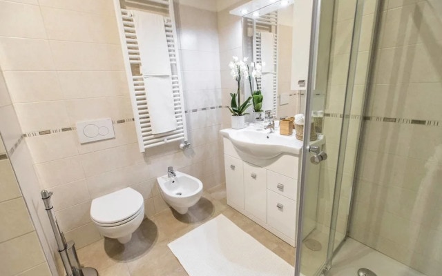 Cà Rezzonico Apartment R&R