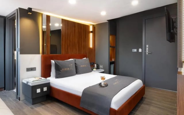 Second Suit Otel