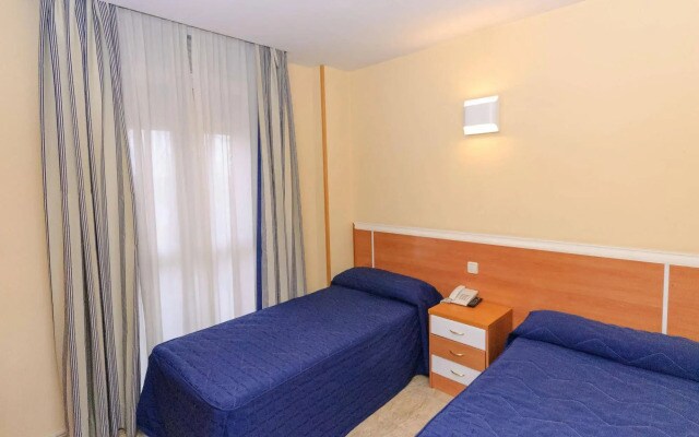 Hotel Barajas Plaza Madrid