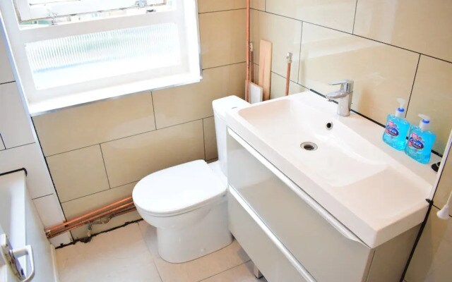 3 Bedroom Shadwell Flat
