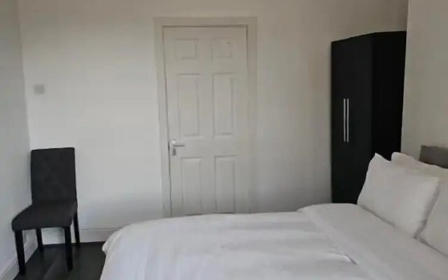 The Richmond Park Apartment