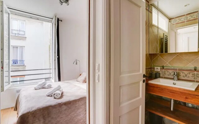 Aramis S Vres Modern 1 Bed Apt in Paris