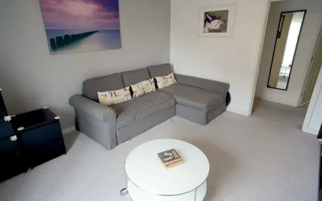 2 Bedroom Apartment With Balcony in Nunhead