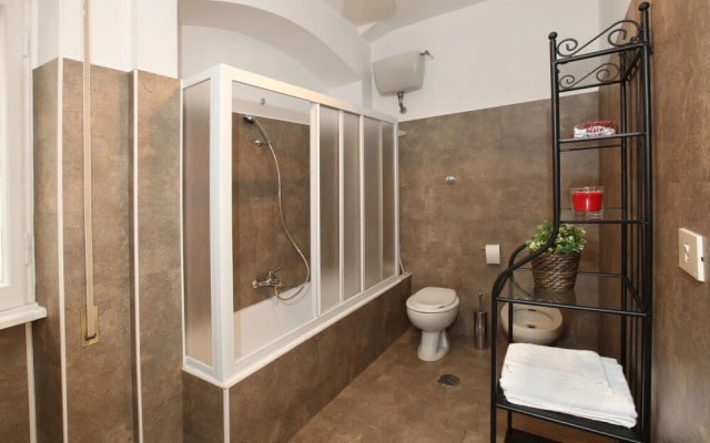 Floriana Home