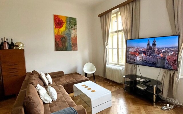 Historical 150 m2 Wenceslas square apartment