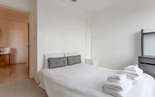 Luxury 2 bedroom Apartment London - RGB 65378