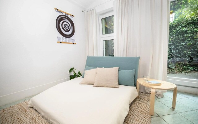 City Hideaway with Terrace