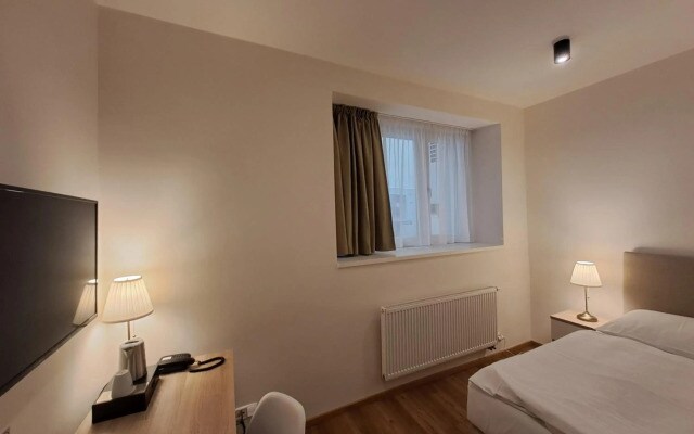 Hotel Garden Court