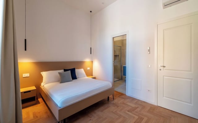 Large 6-Bed Stay near the Colosseum