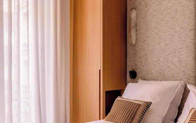 Luxury A/C Apt - 6p/3bdr - Arc de Triomphe