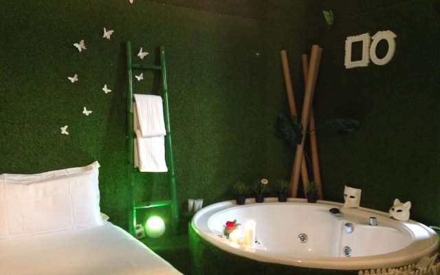 Jacuzzi Rooms
