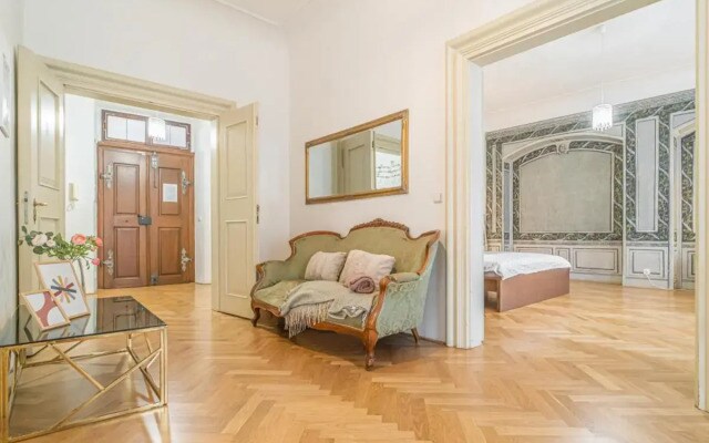 Spacious Apt at Mala Strana, Charles Bridge 3min