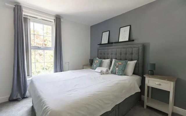 West Hull 2 bed apartment with Parking