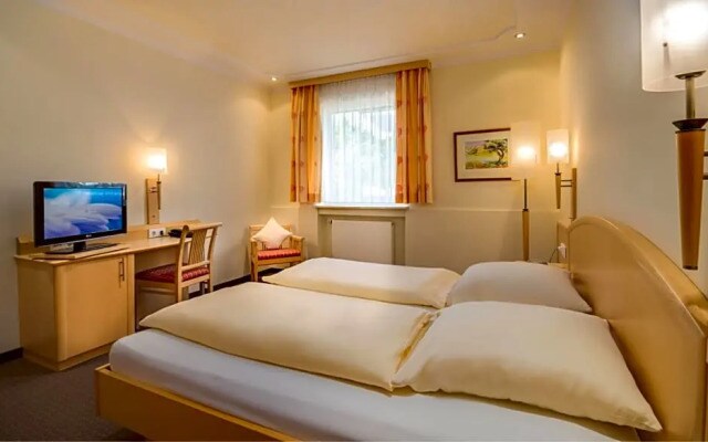 Hotel Gasthof Zur Post Unterföhring