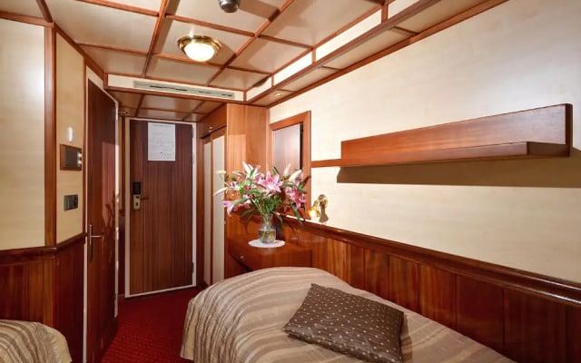 Florentina boat