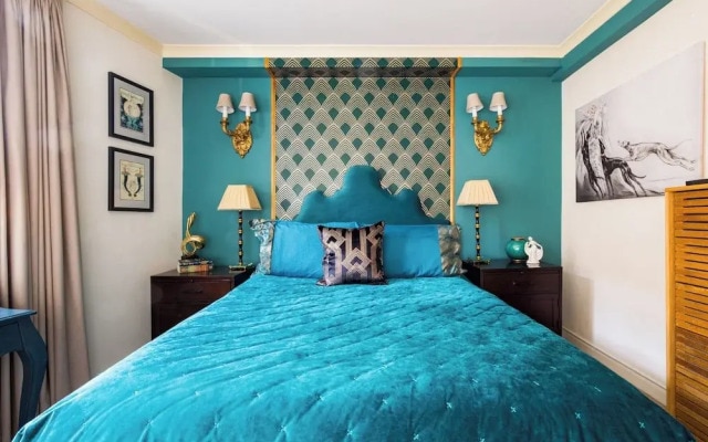 Mayfair 3-bed 5-guest Berkeley Square 1729 House