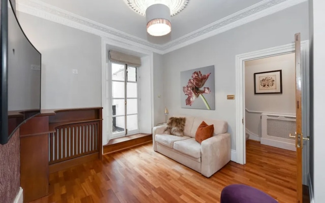 London Lifestyle - Knightsbridge II