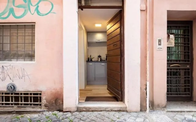 Enchanting studio apartment in Trastevere
