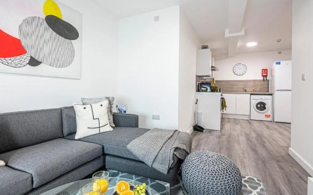Phoenix Court - By Resify