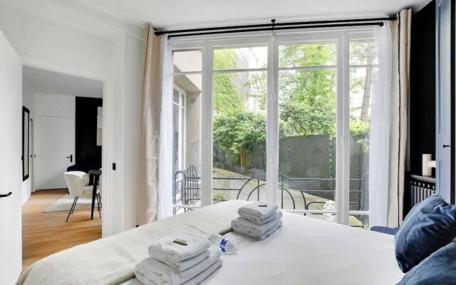 Magnificent 2bd/4p Apartment - Eiffel Tower