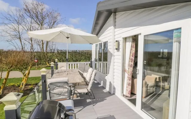 Superb detached lodge located on Skipsea Sands