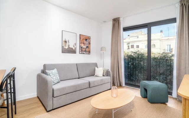 Limehome Barcelona Plaça Pirineus