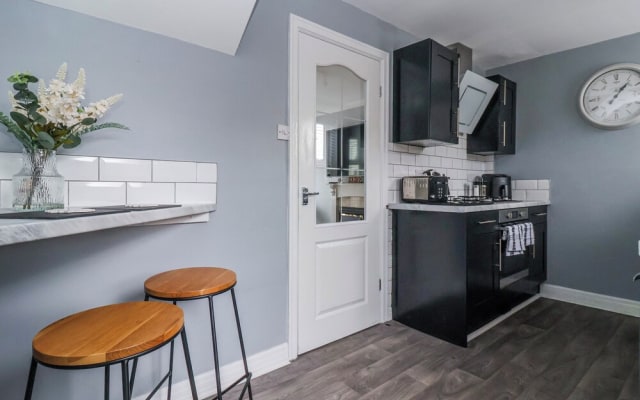127 Bellhouse Way
