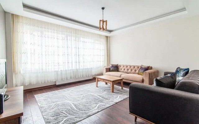 Comfy Flat With Balcony in Uskudar