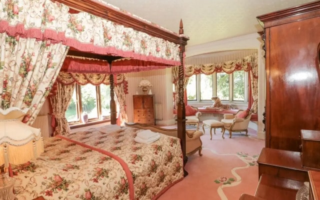 Highcliffe Manor