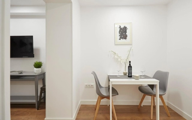 LEEWAYS APARTMENT I in SAN LORENZO